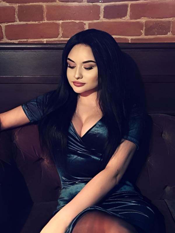 Лилия привлекательная девушка из Шелехова цена от 1500 руб