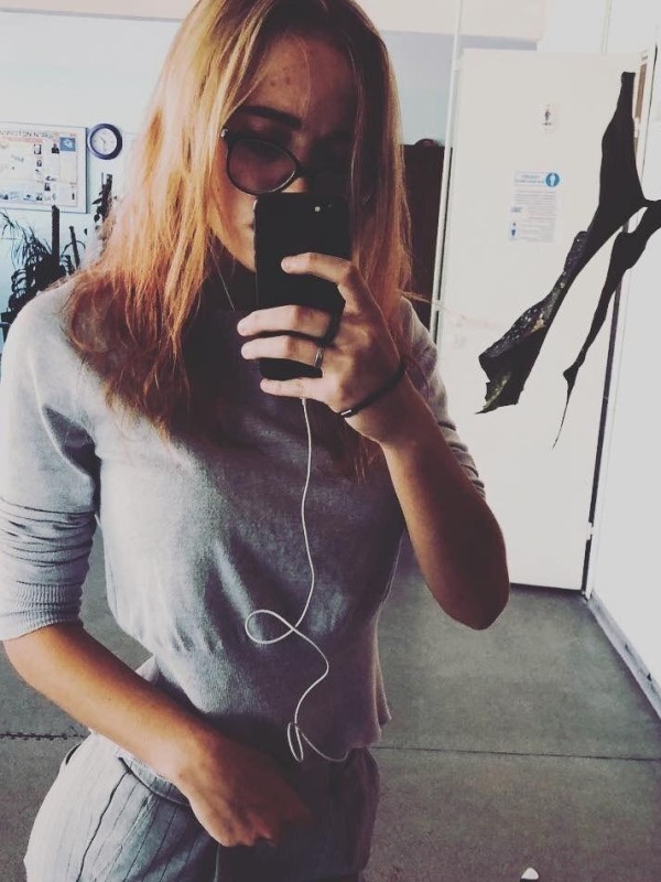 Надежда привлекательная девушка из Шелехова цена от 3000 руб