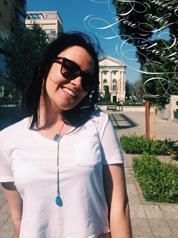 Надя привлекательная девушка из Шелехова цена от 3000 руб