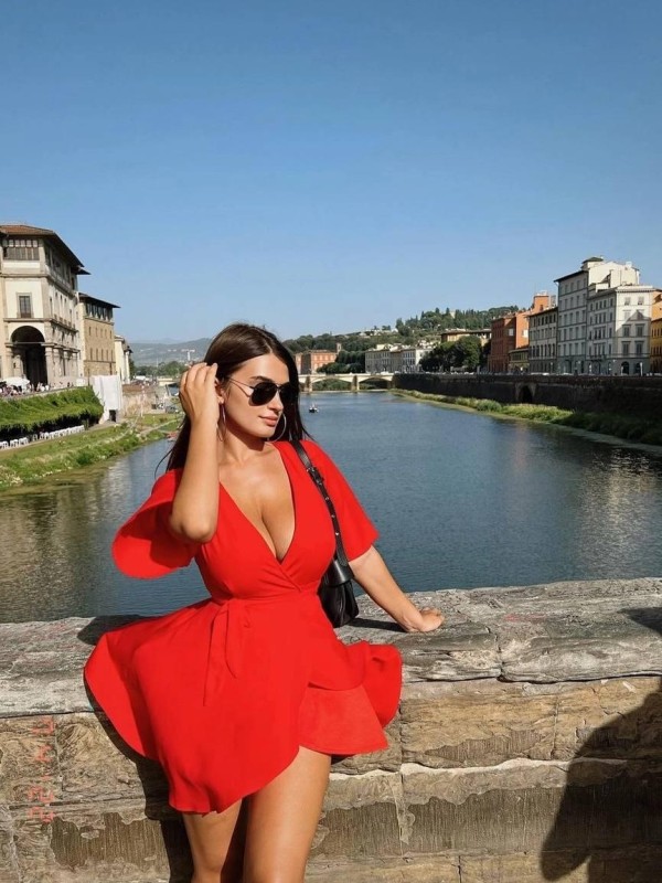 Варвара привлекательная девушка из Шелехова цена от 6000 руб